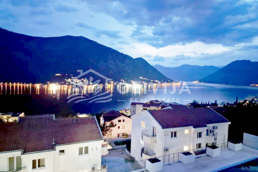 One-bedroom apartment overlooking the Boka Bay in Dobrota