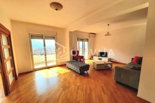 Spacious apartment with 3 bedrooms in Budva