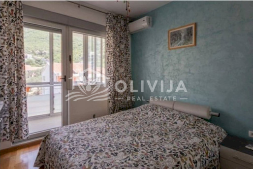 Apartment with 2 bedrooms in Becici with sea view