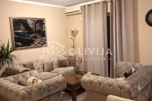 Квартира с 2-мя спальнями, с видом на море в Бечичи, Черногория