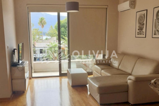 Квартира с 2-мя спальнями с видом на море в Будве, Черногория