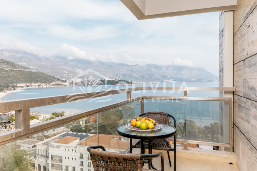 Квартира с 2-мя спальнями на первой линии в Будве, Черногория