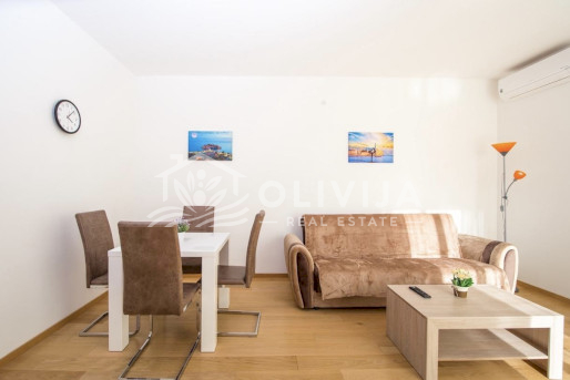 Квартира с 1-ой спальней возле моря в Бечичи, Черногория