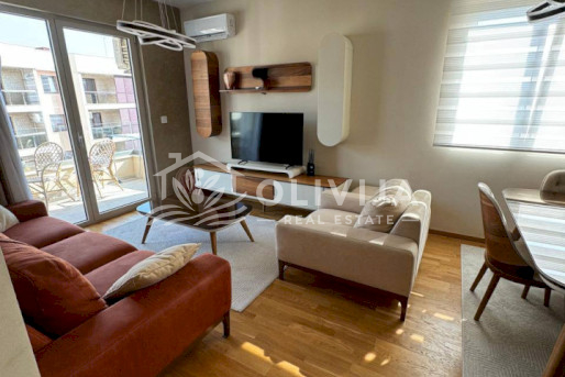 Квартира с частичным видом на море в Бечичи, Черногория