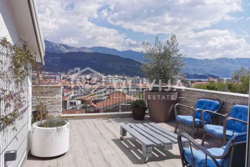 Квартира с 2-мя спальнями в центре Будвы, Черногория