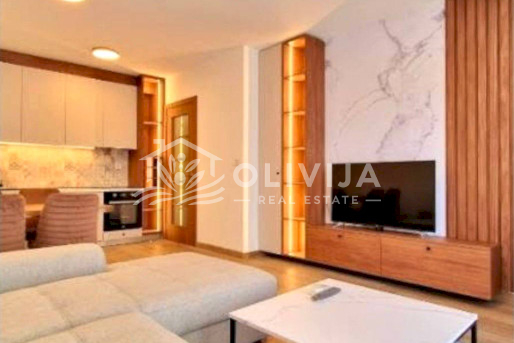 Квартира с 1-й спальней возле моря в Будве