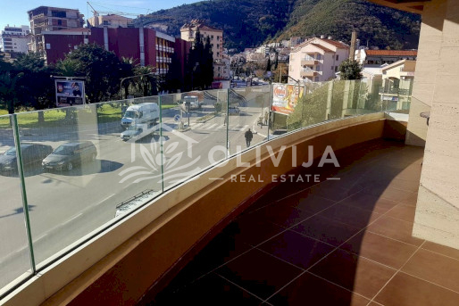 Аренда 3-комнатной квартиры в Будве, 5 минут до моря