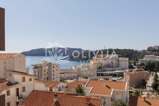 Buy an apartment with a sea view in Bečići, Montenegro