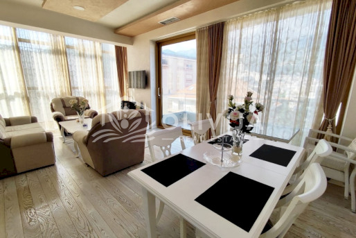 Квартира с двумя спальнями возле моря в Будве