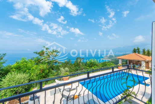 Аренда виллы с бассейном и видом на море — Крстач, Будва