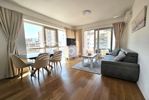 Аренда квартиры с 3 спальнями в центре Будвы, с видом на море