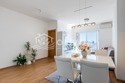 Stan sa pogledom na more u Budvi